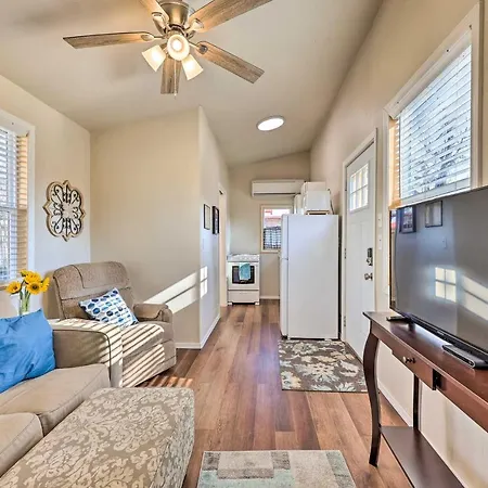 Cozy Rogers Home With Patio, Near Downtown! Exterior photo