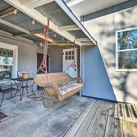 Cozy Rogers Home With Patio, Near Downtown! Exterior photo