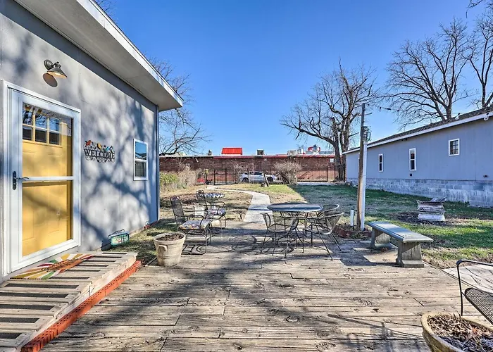 Cozy Rogers Home With Patio, Near Downtown!