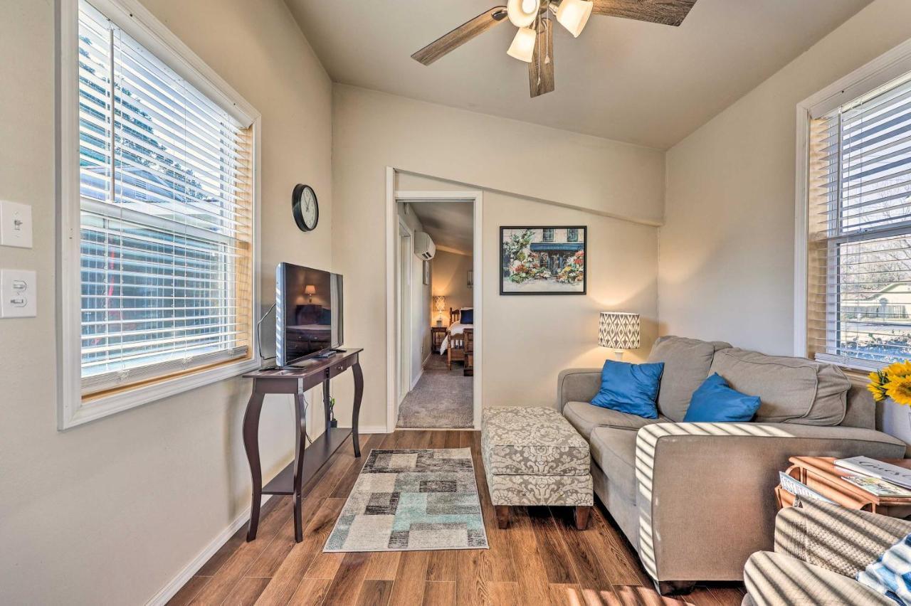 Cozy With Patio, Near Downtown! Rogers