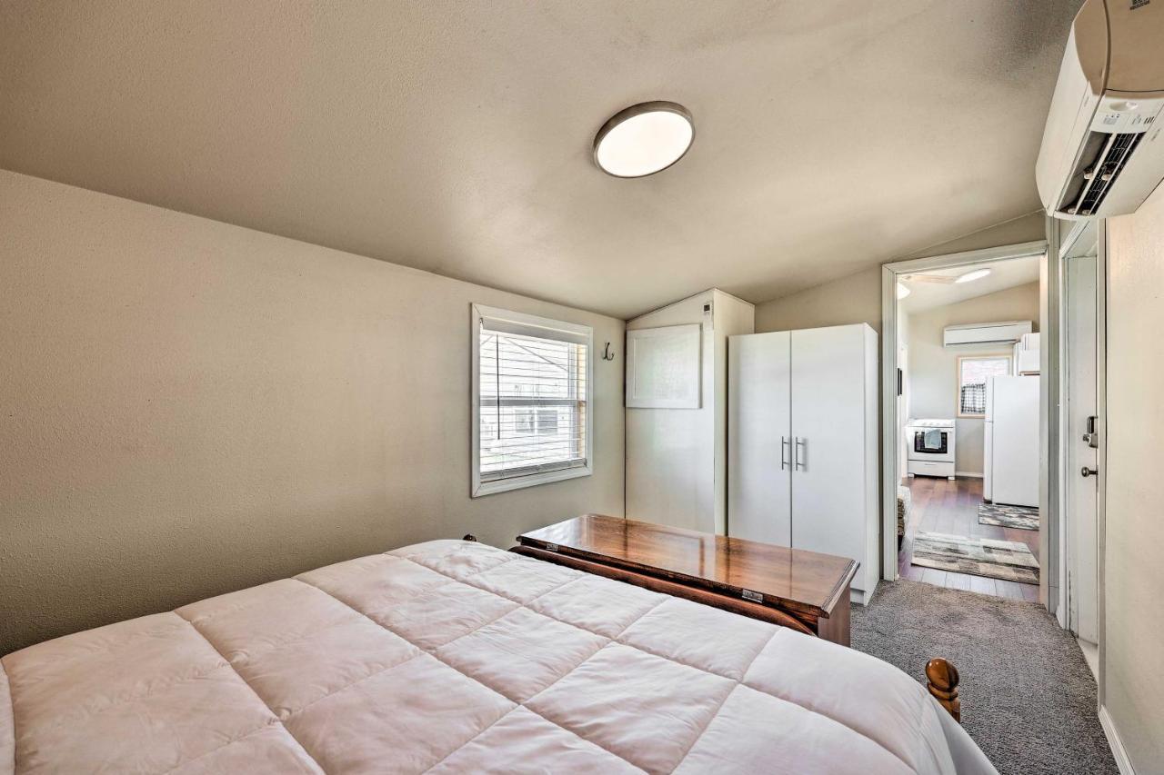 Holiday home Cozy With Patio, Near Downtown! Rogers